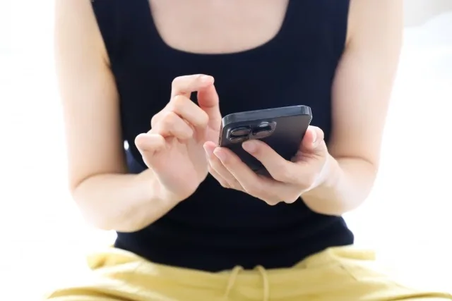 スマホの文字入力が遅い原因と今すぐできる解決法｜動作を軽くする12の対策