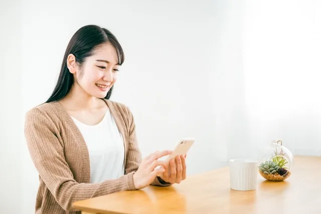 【2025年版】スマホホーム画面をスッキリ整理！誰でもできる簡単テクニック完全ガイド