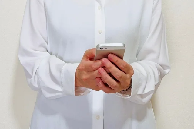 【2025年最新】iPhoneロングスクショのやり方｜Safari・アプリで簡単撮影！