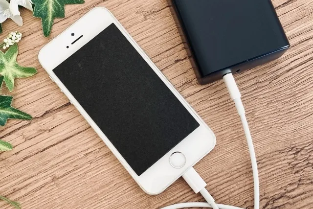 iPhoneゲーム時のバッテリー長持ち術｜省電力設定で3倍持続