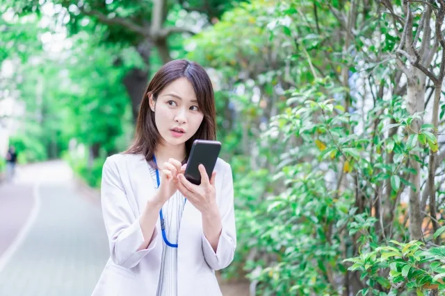 Androidの明るさ自動調整がおかしい時の解決法【2026年版】